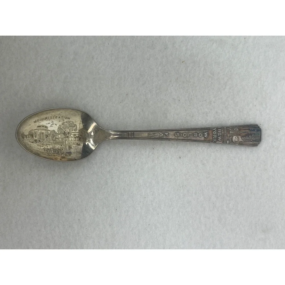 1939 New York World's Fair Souvenir Spoon Administration Building Silver Good